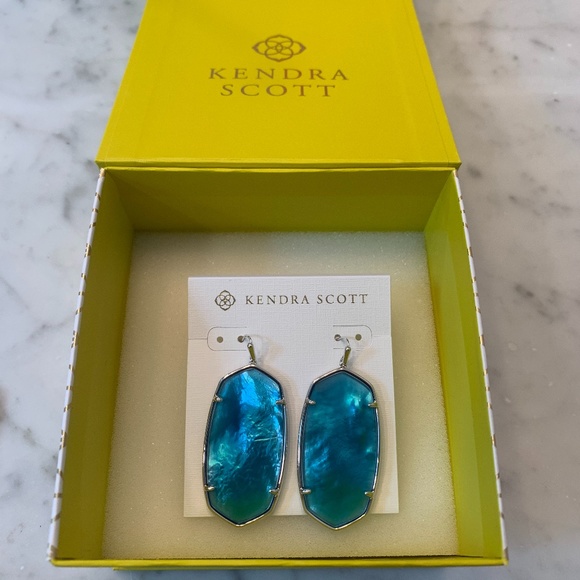 Kendra Scott Jewelry - NWT Faceted Danielle Silver Statement Earrings